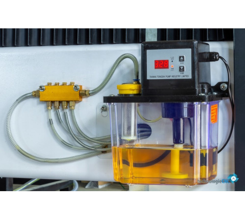 Фрезерний верстат з ЧПУ TechnologieCNC 2130 INDUSTRY 2.0 + вакуумний насос Becker KVT 3.140